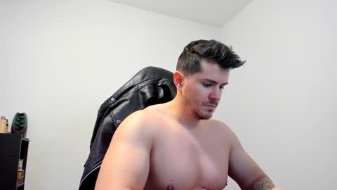 Snapshot of alphagodleatherking92 chatting on 01/18/25, 09:13 LeatherMaster online show from 01/18/25, 09:13