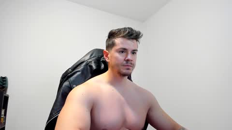 Snapshot of alphagodleatherking92 chatting on 01/19/25, 05:58 LeatherMaster online show from 01/19/25, 05:58
