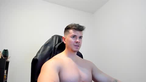 Snapshot of alphagodleatherking92 chatting on 01/24/25, 08:23 LeatherMaster online show from 01/24/25, 08:23