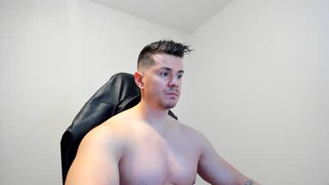 Snapshot of alphagodleatherking92 chatting on 02/08/25, 06:33 LeatherMaster online show from 02/08/25, 06:33