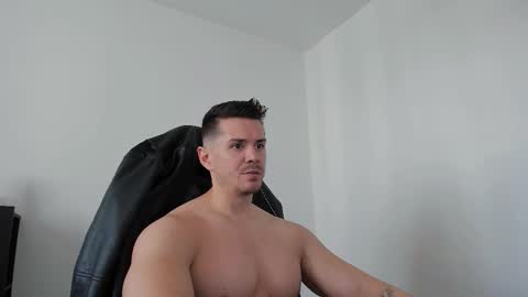 Snapshot of alphagodleatherking92 chatting on 09/24/25, 08:17 LeatherMaster online show from 09/24/25, 08:17