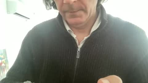 Snapshot of alphandre chatting on 01/25/25, 09:57 AlphAndre online show from 01/25/25, 09:57