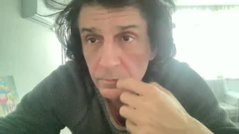 Snapshot of alphandre chatting on 01/28/25, 02:42 AlphAndre online show from 01/28/25, 02:42