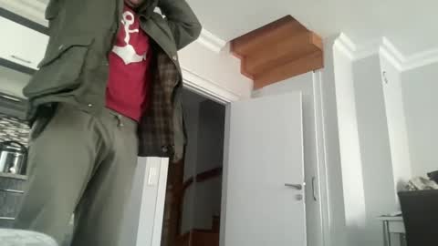 Snapshot of alphandre chatting on 02/08/25, 07:04 AlphAndre online show from 02/08/25, 07:04