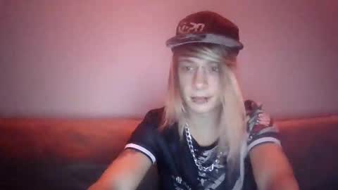 Snapshot of altboy010 chatting on 09/12/25, 09:15 altboy010 online show from 09/12/25, 09:15