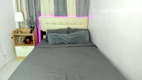 Andrea online show from 11/13/25, 06:07