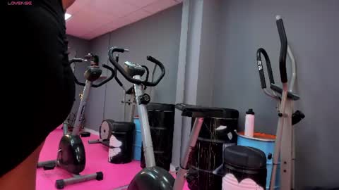 Snapshot of aluna_2_brown chatting on 06/15/26, 06:32 ALUNA online show from 06/15/26, 06:32