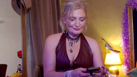 Snapshot of alura_jenson_ chatting on 05/30/26, 10:40 Alura Jenson online show from 05/30/26, 10:40
