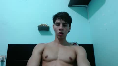 alvarodancer online show from 10/08/25, 02:25