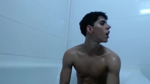 alvarodancer online show from 11/07/25, 10:26