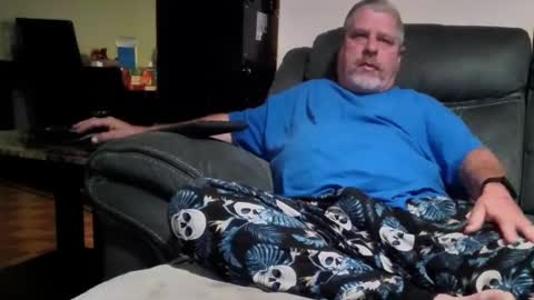 Snapshot of alwaysh0rnyn0w chatting on 10/19/25, 12:22 alwaysh0rnyn0w online show from 10/19/25, 12:22