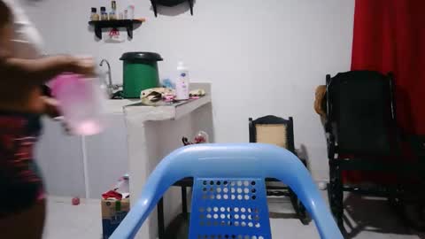 analia online show from 11/30/25, 05:44