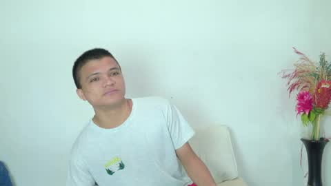 aly_n_sebas online show from 04/22/26, 02:03