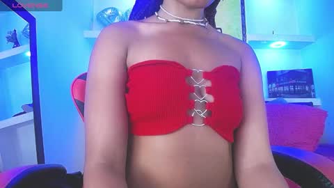 Snapshot of alya_gomez chatting on 01/30/25, 01:22 online show from 01/30/25, 01:22