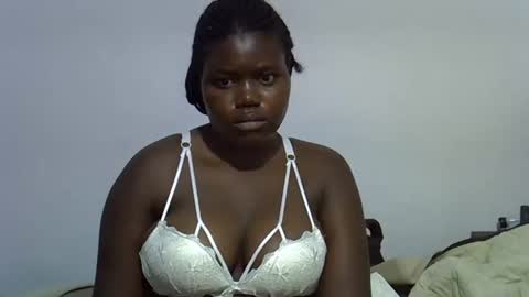 Snapshot of alyabeiby chatting on 09/27/25, 04:06 alyabeiby online show from 09/27/25, 04:06