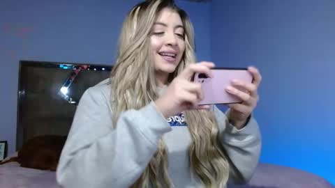 alyce__ online show from 02/17/26, 03:47