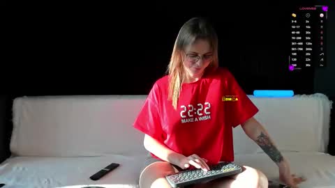 Alena online show from 11/24/25, 12:27