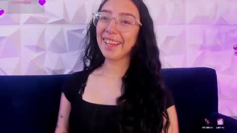 Snapshot of alys_molly chatting on 12/29/24, 11:18 sopie online show from 12/29/24, 11:18