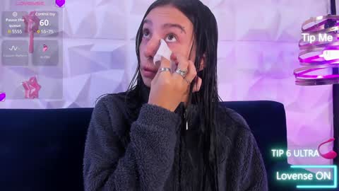 Snapshot of alys_molly chatting on 01/07/25, 11:05 sopie online show from 01/07/25, 11:05