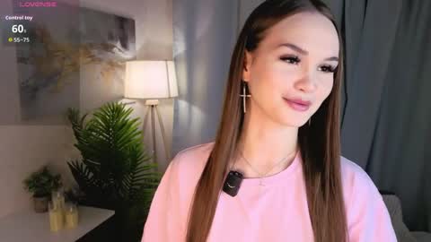Snapshot of alyshaplescia chatting on 05/26/26, 04:14 Mona online show from 05/26/26, 04:14