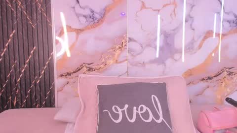 alyson__a online show from 04/19/26, 01:21