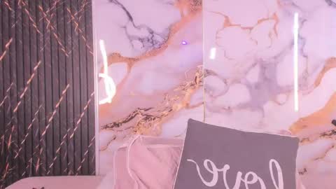 alyson__a online show from 04/20/26, 07:04