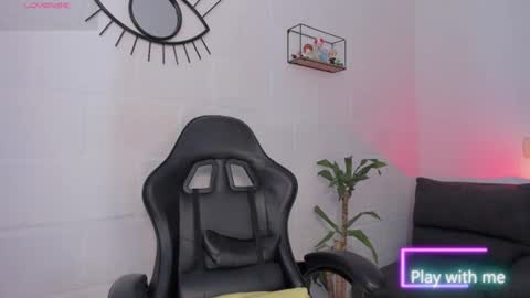 Snapshot of alysonn_conner chatting on 06/11/26, 01:31 Alyson online show from 06/11/26, 01:31