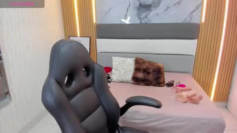  ALYSSA   online show from 10/30/25, 07:14