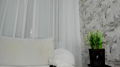 alysamillan online show from 12/10/24, 10:17