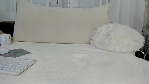 alysamillan online show from 12/12/24, 10:56