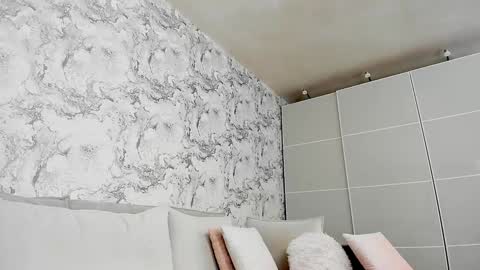 alysamillan online show from 01/11/25, 11:56