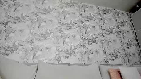 alysamillan online show from 01/18/25, 07:59