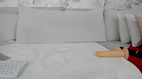 alysamillan online show from 03/10/25, 12:04