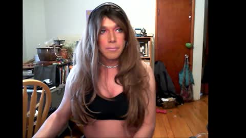 Snapshot of alyssatwo chatting on 01/15/26, 06:22 Britney online show from 01/15/26, 06:22