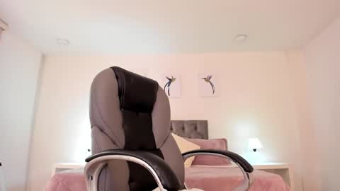 Snapshot of alyssia_wolds_1 chatting on 01/22/25, 03:40 alyssia wolds online show from 01/22/25, 03:40