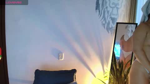 Snapshot of alyssia_wolds_1 chatting on 09/23/25, 10:40 alyssia wolds online show from 09/23/25, 10:40