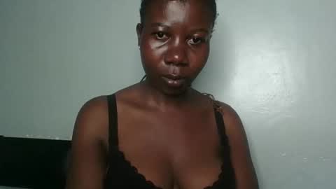 Snapshot of am_creme_delight chatting on 04/18/26, 03:10 am_creme_delight online show from 04/18/26, 03:10