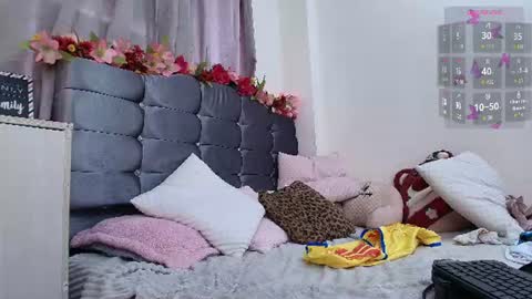 Isabella online show from 07/20/26, 10:34