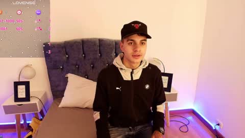 Amadeo Wild online show from 12/04/24, 01:53