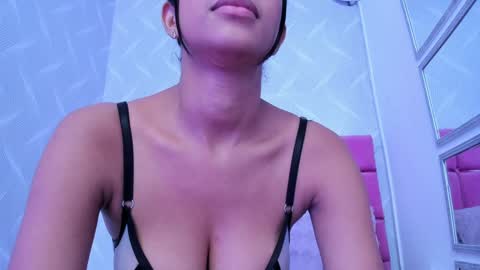Snapshot of amaia_baez chatting on 01/26/25, 01:52 AMAIA online show from 01/26/25, 01:52