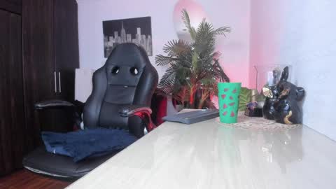 anny online show from 04/28/26, 02:21