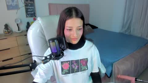 Snapshot of amaia_daniells chatting on 02/06/25, 04:10 B I A N C A online show from 02/06/25, 04:10