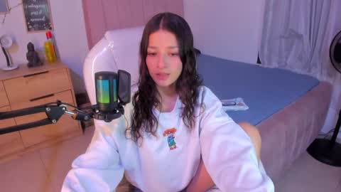 Snapshot of amaia_daniells chatting on 02/07/25, 04:06 B I A N C A online show from 02/07/25, 04:06