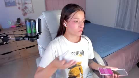 Snapshot of amaia_daniells chatting on 02/25/25, 03:09 B I A N C A online show from 02/25/25, 03:09