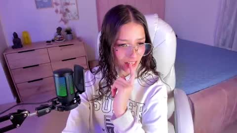 Snapshot of amaia_daniells chatting on 03/11/25, 03:48 B I A N C A online show from 03/11/25, 03:48