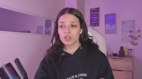 Snapshot of amaia_daniells chatting on 10/02/25, 03:24 B I A N C A online show from 10/02/25, 03:24