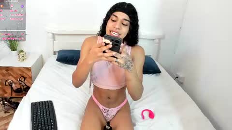Snapshot of amaia_monroe chatting on 06/22/26, 04:31 amaia_monroe online show from 06/22/26, 04:31