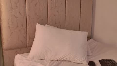 amaia_saenz_oa online show from 03/04/26, 03:40