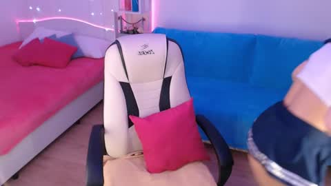 Alice online show from 01/03/25, 01:48