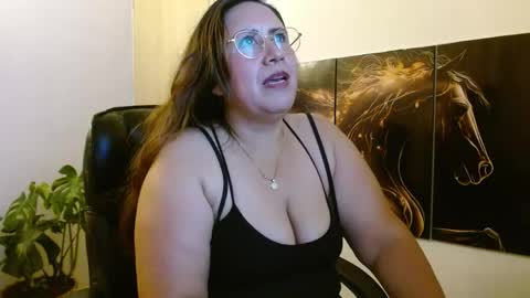 Snapshot of amalia_brunette chatting on 04/26/26, 11:35 AMALIA online show from 04/26/26, 11:35